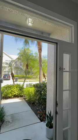 752 Vallance Way NE St Petersburg FL 33716