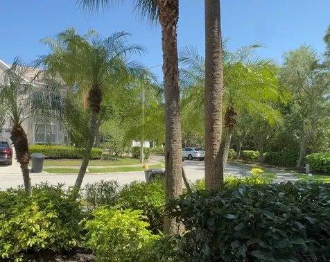 752 Vallance Way NE St Petersburg FL 33716