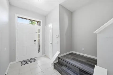 752 Vallance Way NE St Petersburg FL 33716