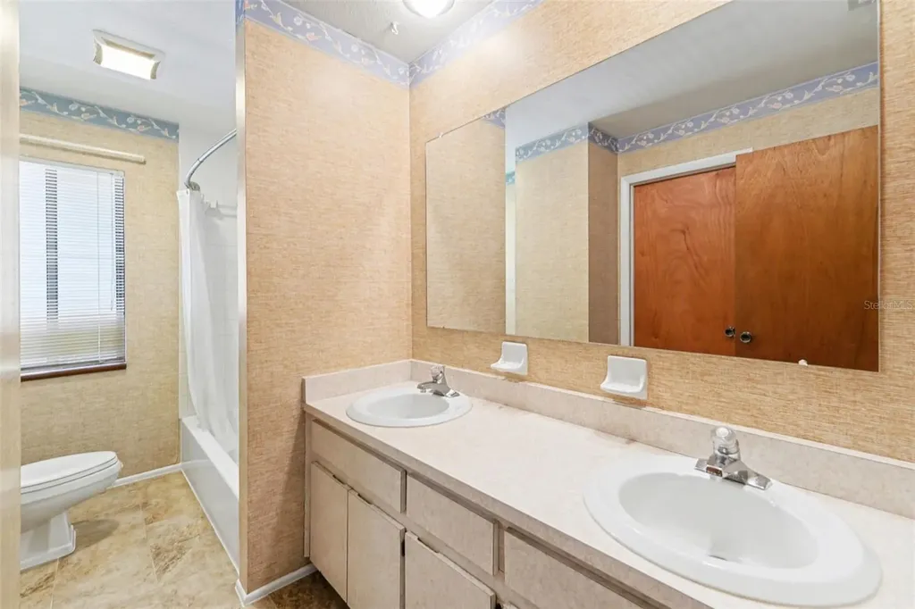 1029 43rd Avenue N St Petersburg FL 33703
