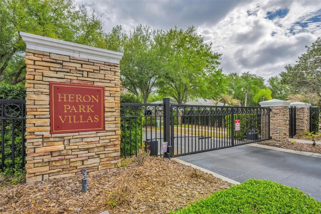 5721 Heronpark Place Lithia FL 33547