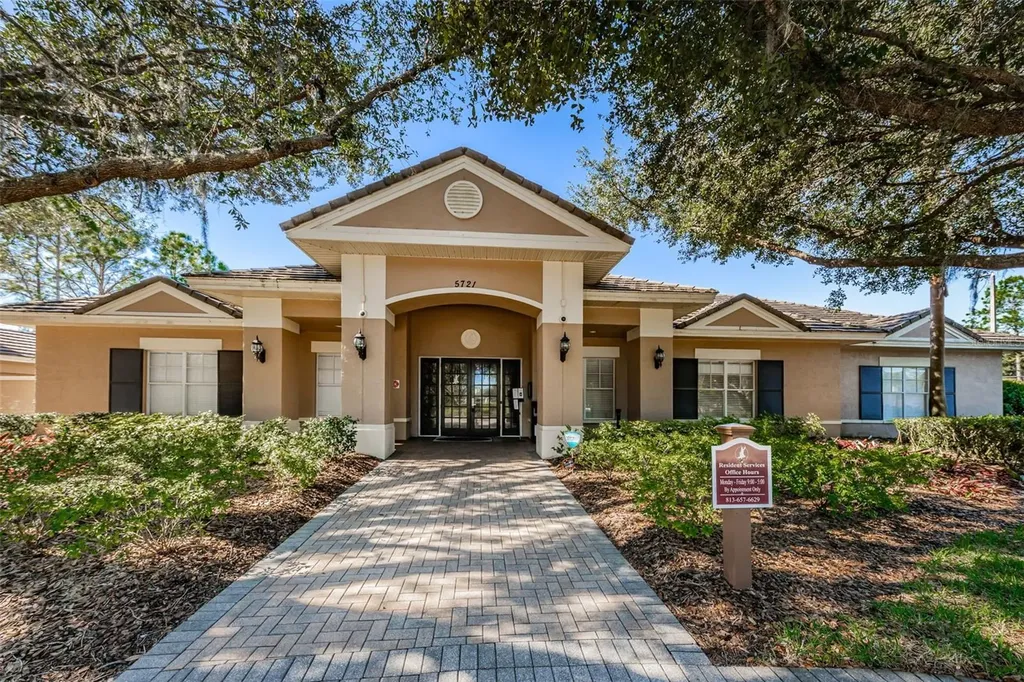 5721 Heronpark Place Lithia FL 33547