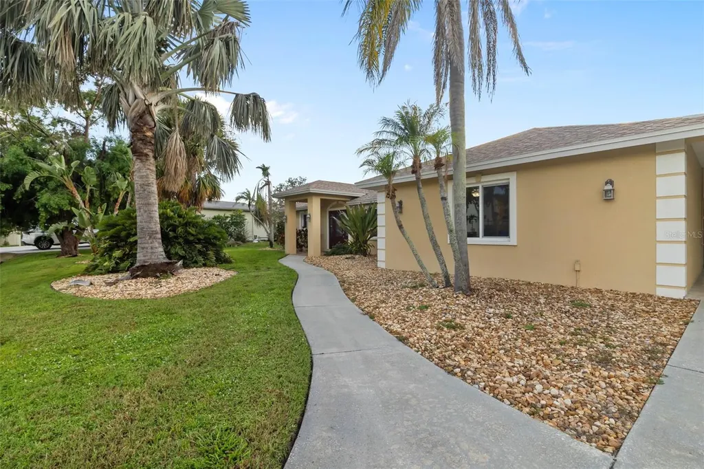 6454 Beechwood Avenue Sarasota FL 34231