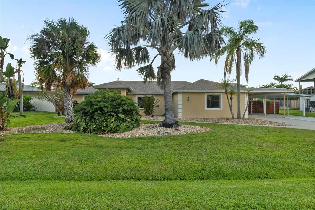 6454 Beechwood Avenue Sarasota FL 34231