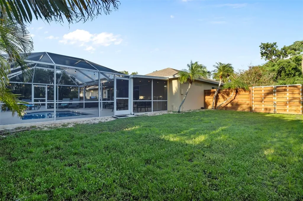 6454 Beechwood Avenue Sarasota FL 34231