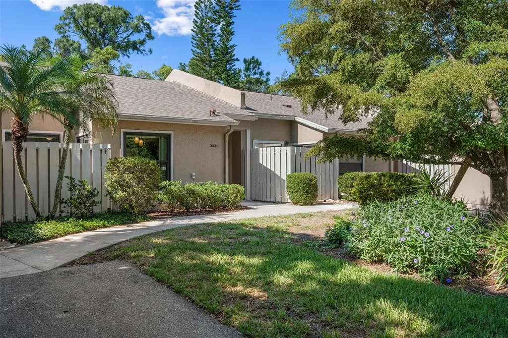 3320 Tallywood Court Sarasota FL 34237