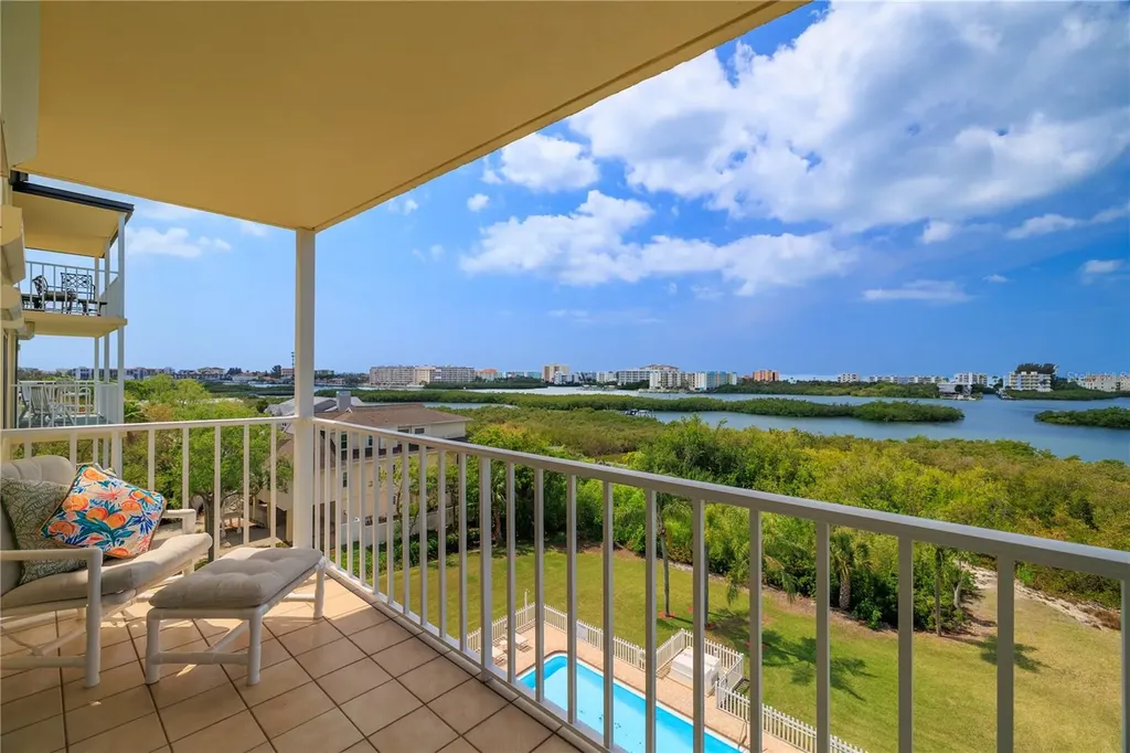 9000 Commodore Drive Seminole FL 33776