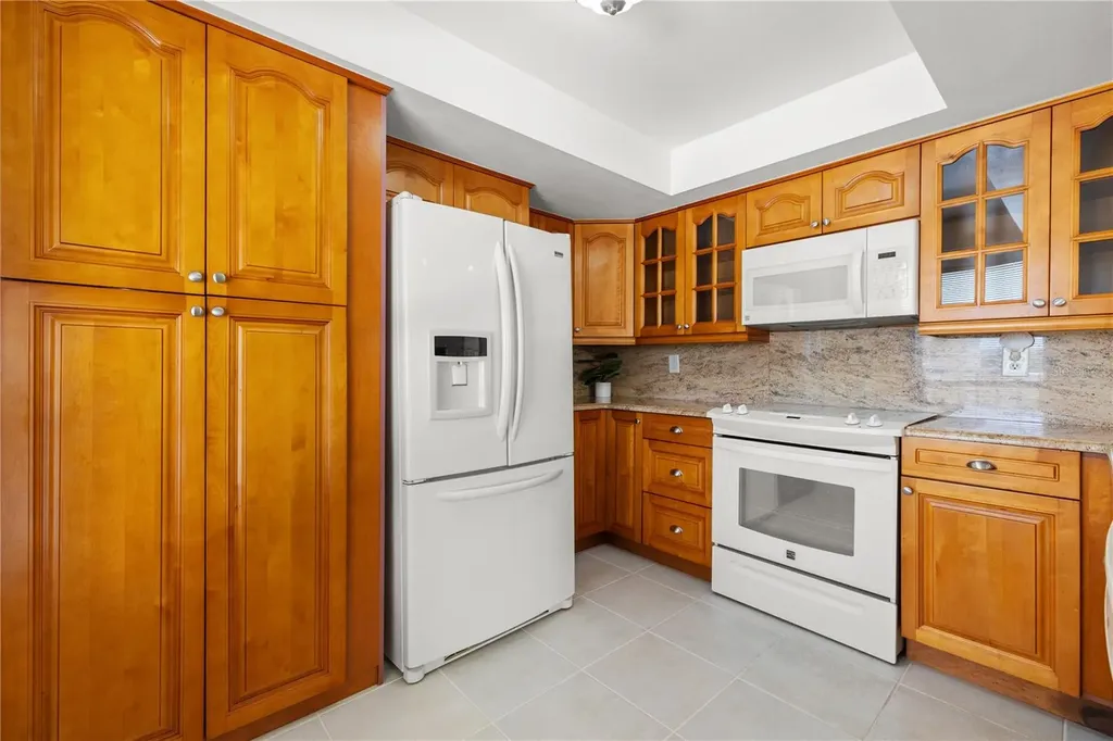 9000 Commodore Drive Seminole FL 33776