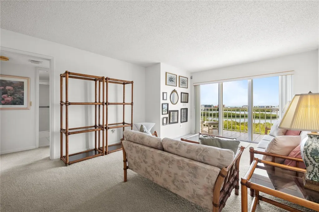 9000 Commodore Drive Seminole FL 33776