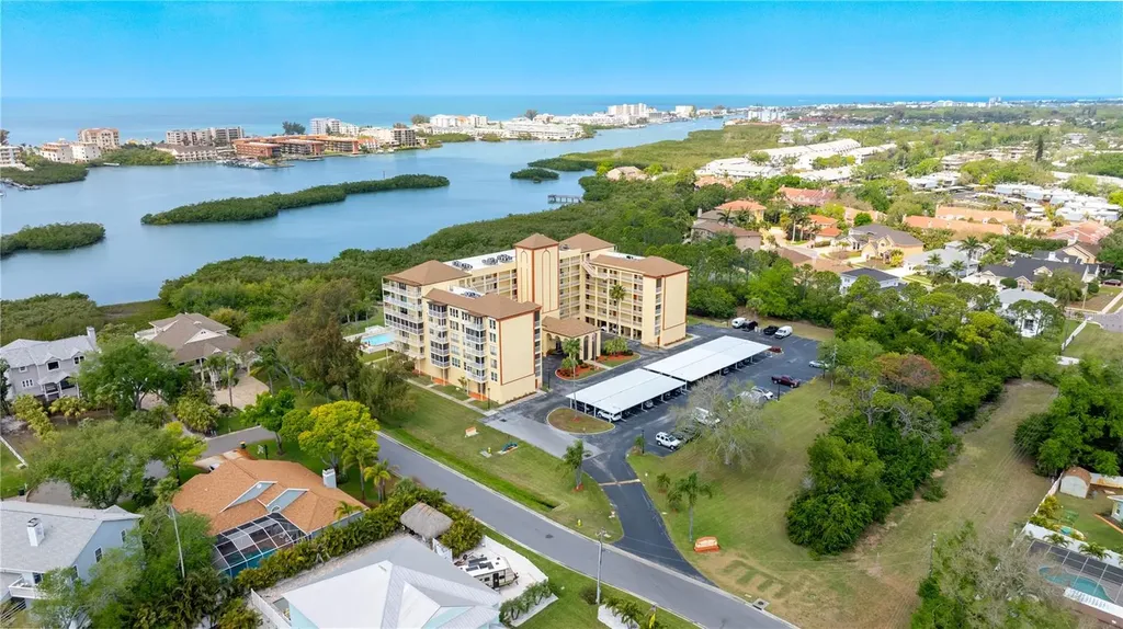 9000 Commodore Drive Seminole FL 33776