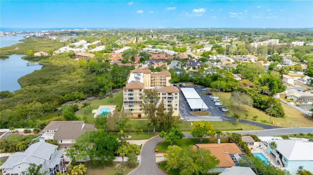 9000 Commodore Drive Seminole FL 33776