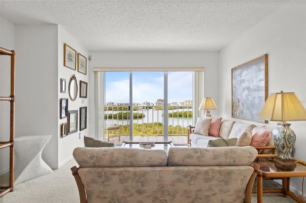 9000 Commodore Drive Seminole FL 33776