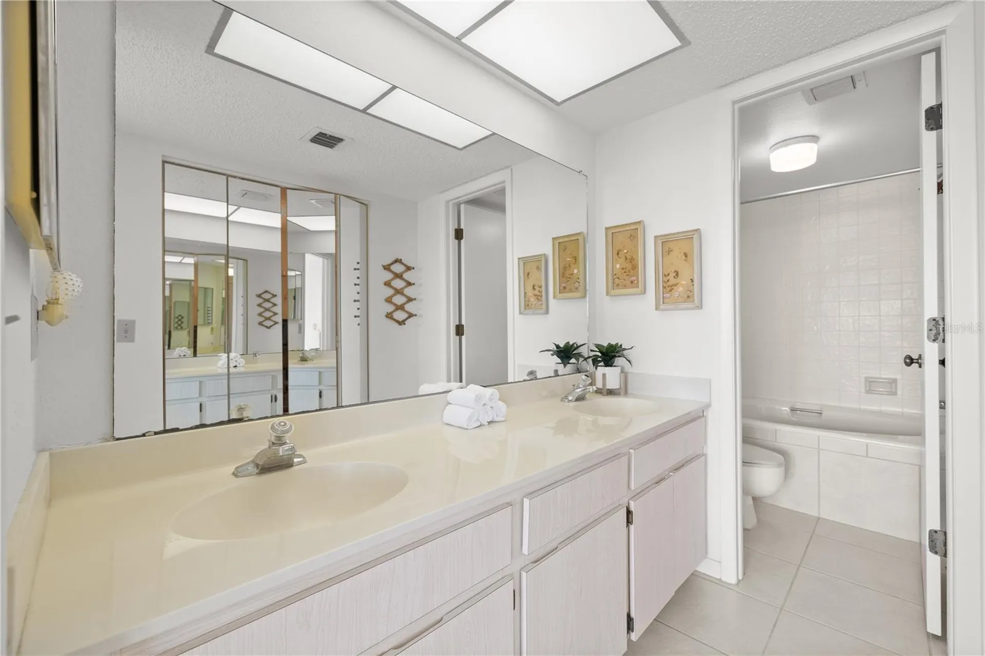 9000 Commodore Drive Seminole FL 33776
