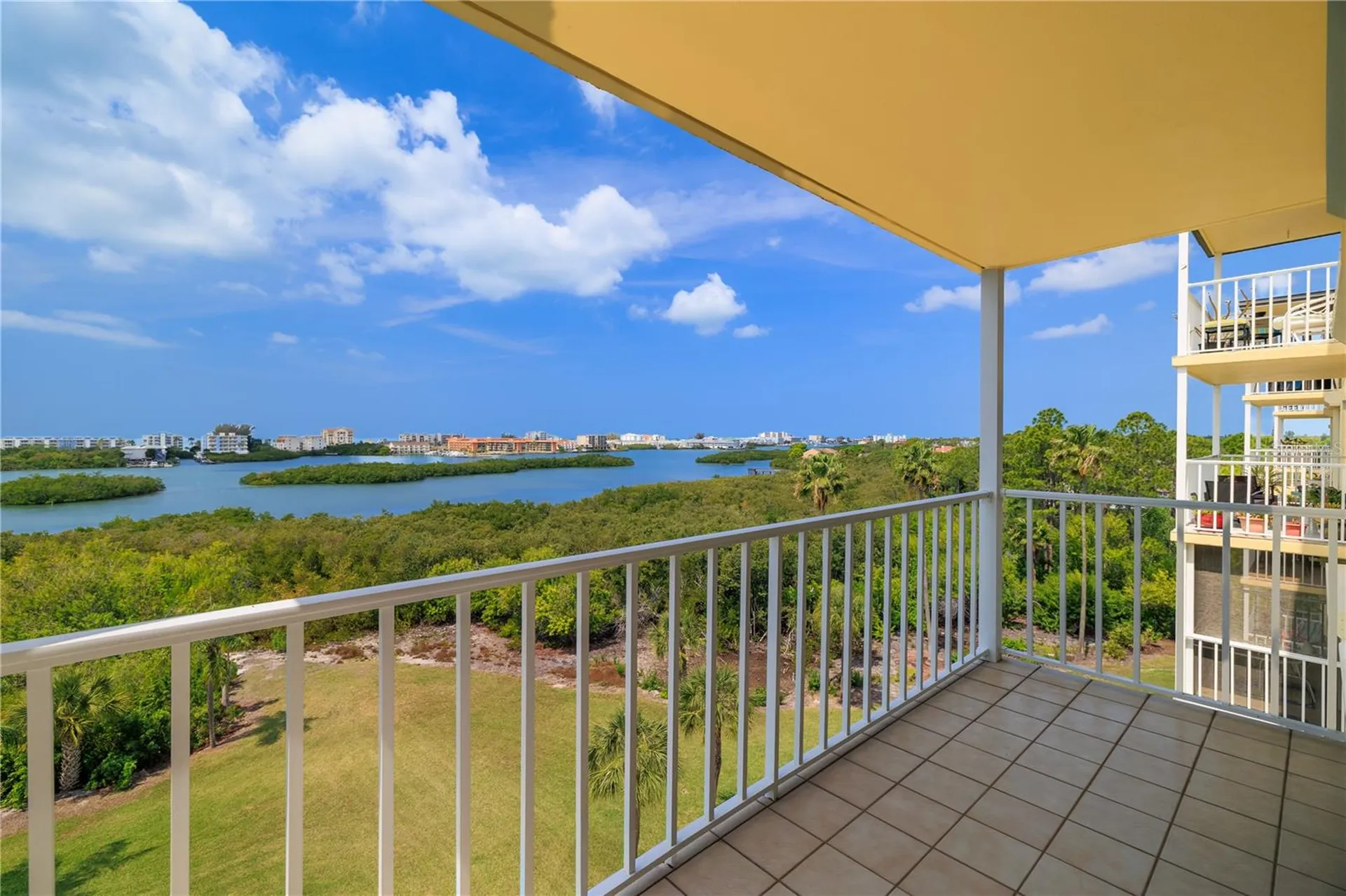9000 Commodore Drive Seminole FL 33776