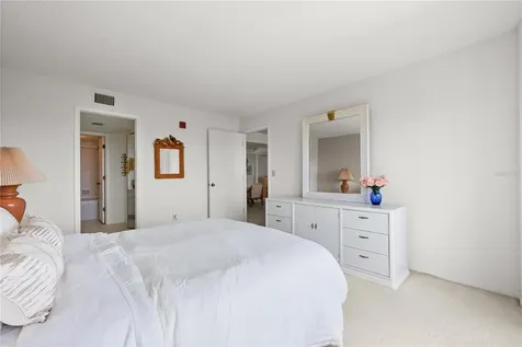 9000 Commodore Drive Seminole FL 33776