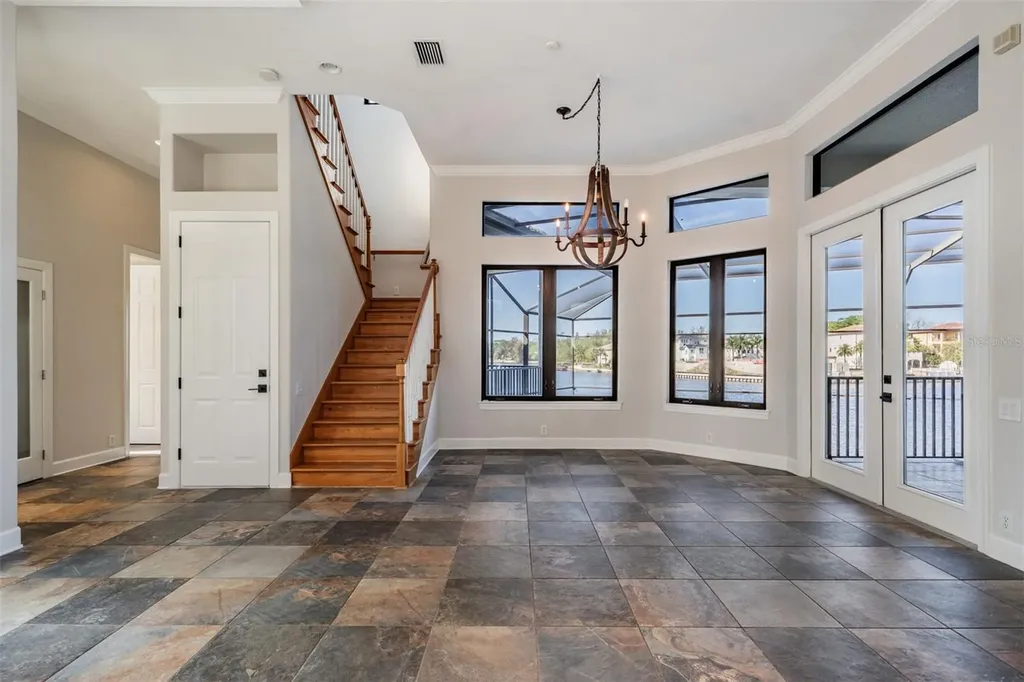 62 Central Court Tarpon Springs FL 34689