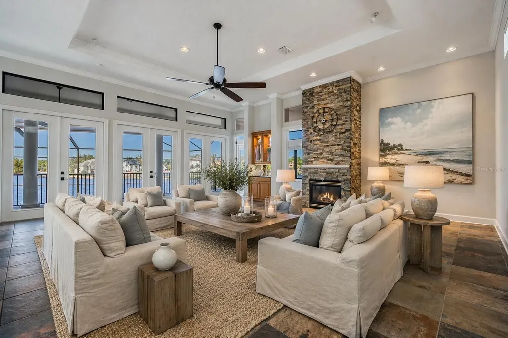 62 Central Court Tarpon Springs FL 34689
