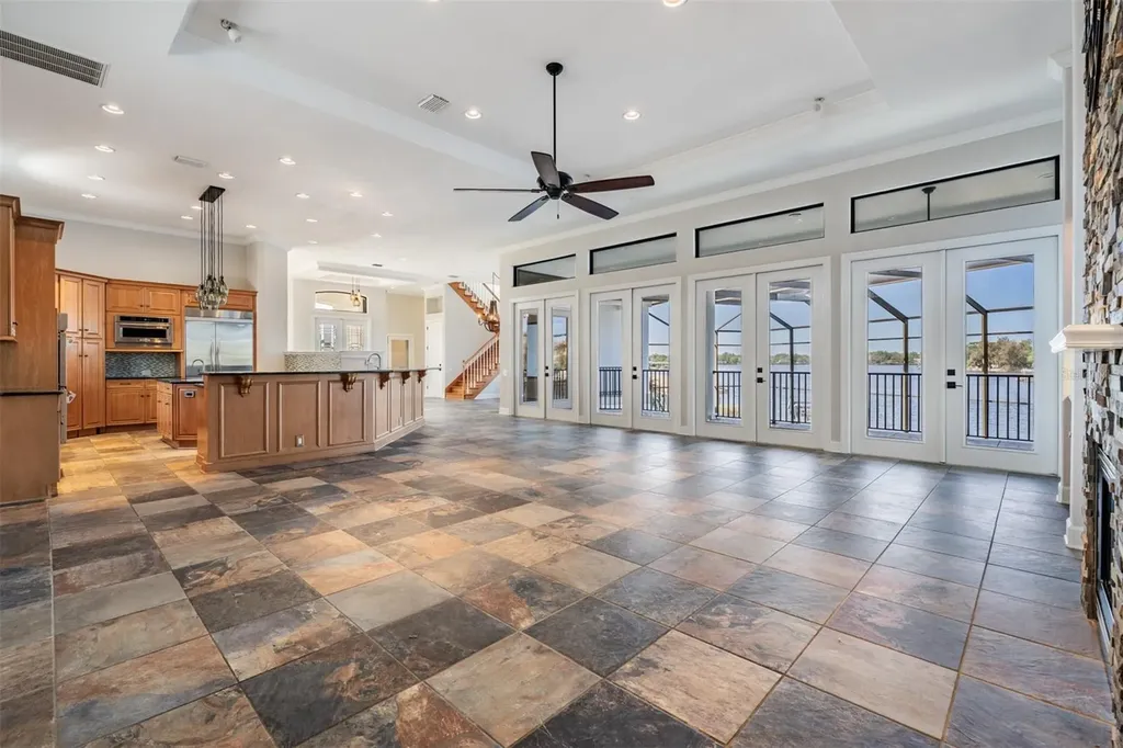 62 Central Court Tarpon Springs FL 34689