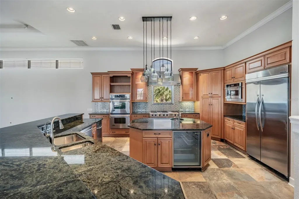 62 Central Court Tarpon Springs FL 34689
