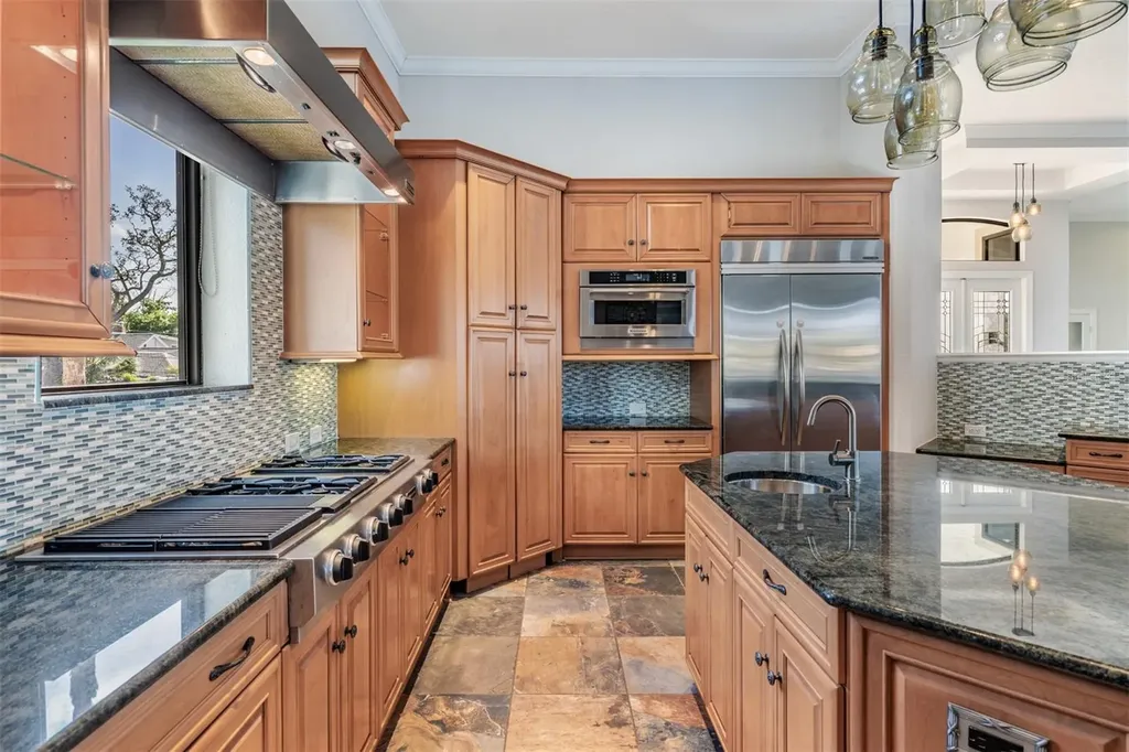 62 Central Court Tarpon Springs FL 34689