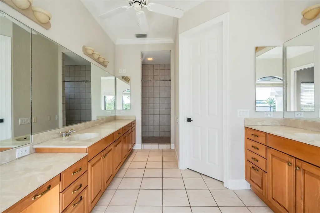 62 Central Court Tarpon Springs FL 34689