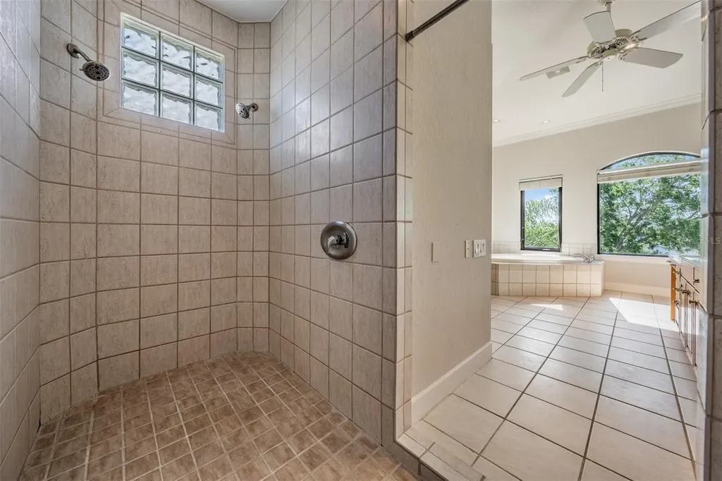 62 Central Court Tarpon Springs FL 34689
