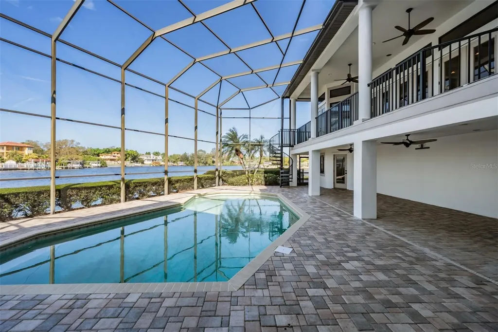 62 Central Court Tarpon Springs FL 34689
