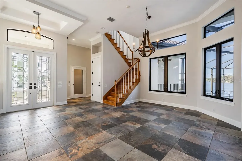62 Central Court Tarpon Springs FL 34689
