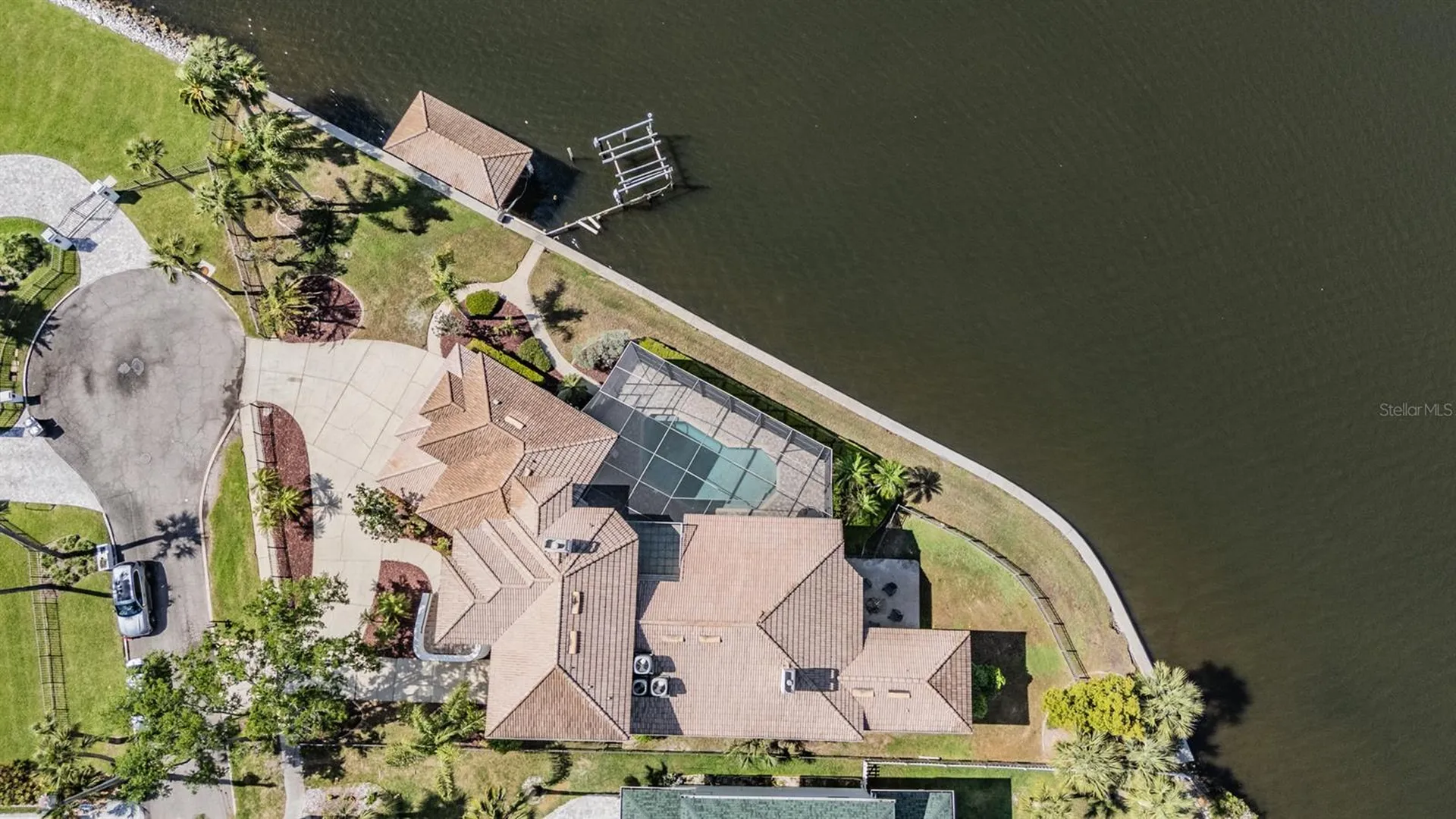 62 Central Court Tarpon Springs FL 34689