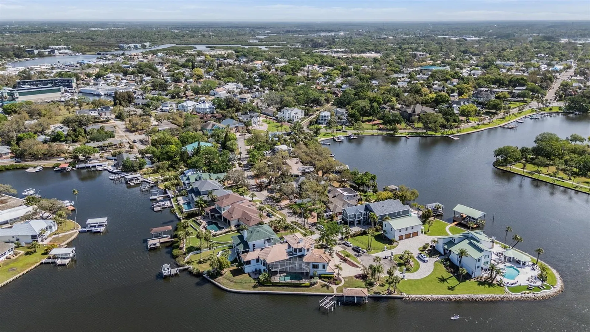 62 Central Court Tarpon Springs FL 34689