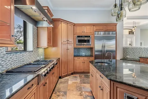62 Central Court Tarpon Springs FL 34689