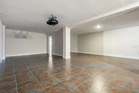 62 Central Court Tarpon Springs FL 34689