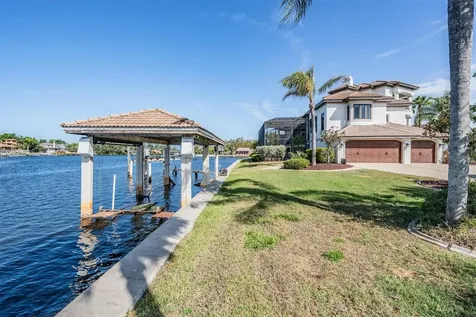 62 Central Court Tarpon Springs FL 34689