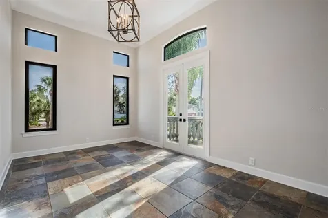 62 Central Court Tarpon Springs FL 34689