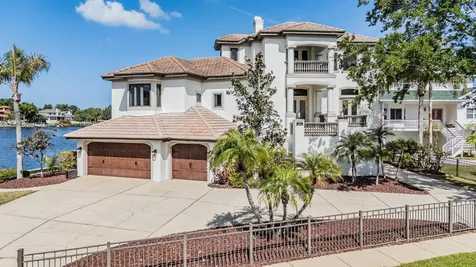62 Central Court Tarpon Springs FL 34689