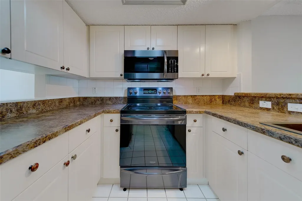 9241 Jakes Path Largo FL 33771