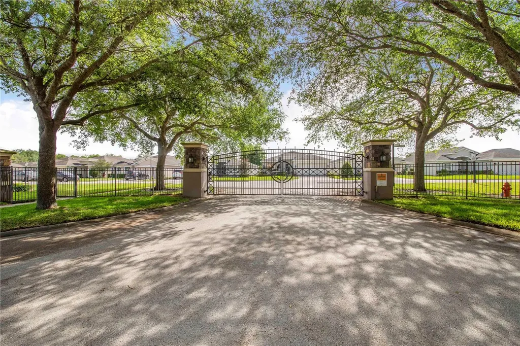 6306 Silver Leaf Lane Lakeland FL 33813