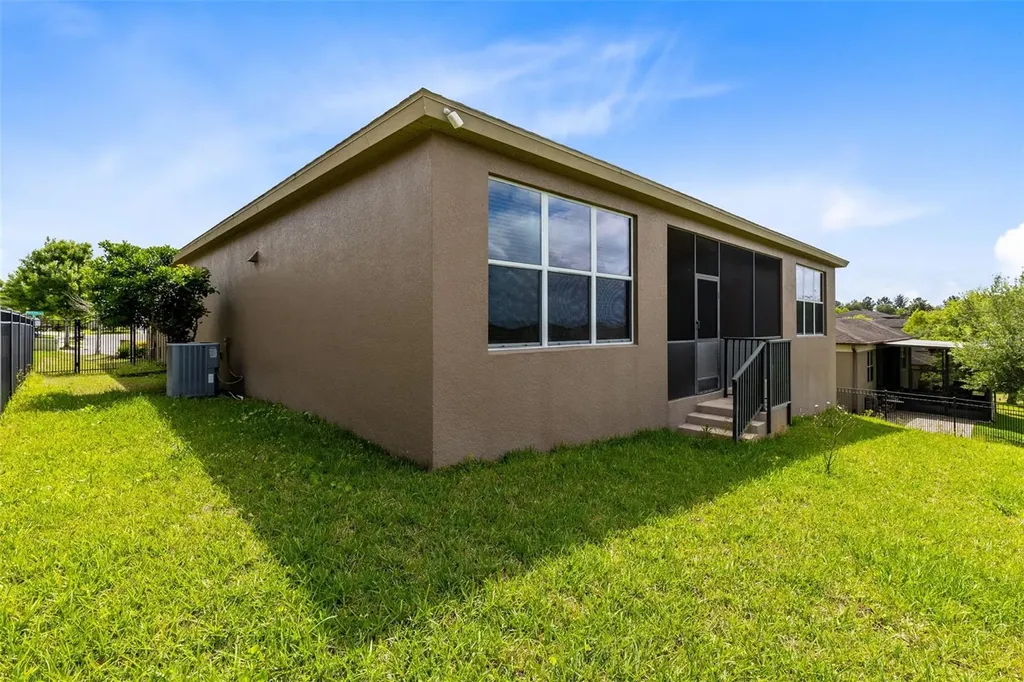 30139 Hackney Loop Mount Dora FL 32757