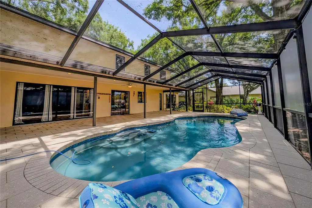 1711 Magdalene Manor Drive Tampa FL 33613