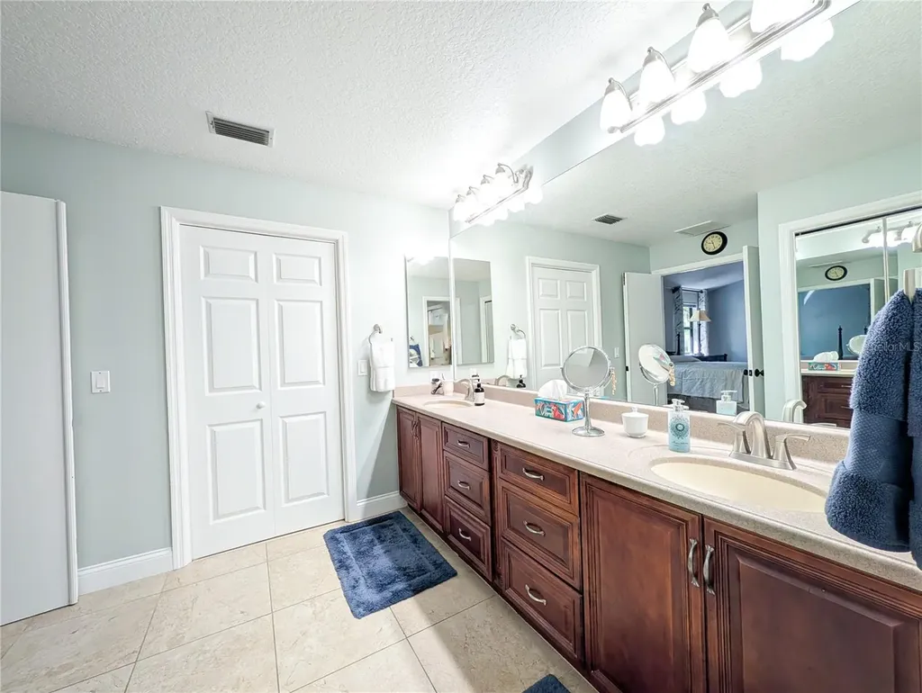 1711 Magdalene Manor Drive Tampa FL 33613