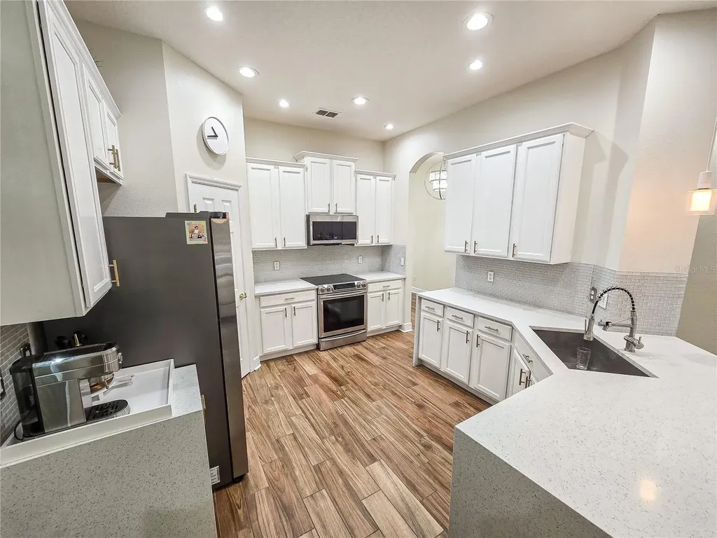 4207 Flora Vista Drive Orlando FL 32837