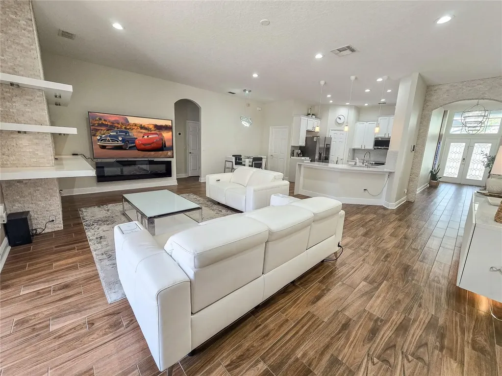 4207 Flora Vista Drive Orlando FL 32837