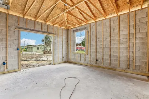 222 Florida Avenue Dundee FL 33838
