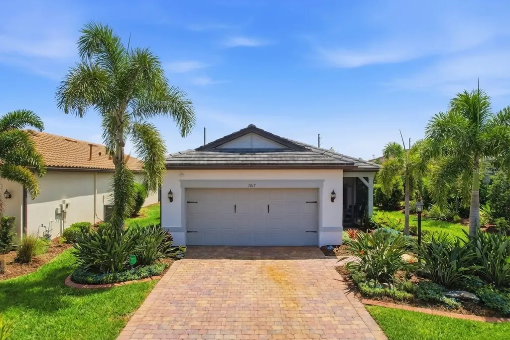 7017 Hanover Court Bradenton FL 34202