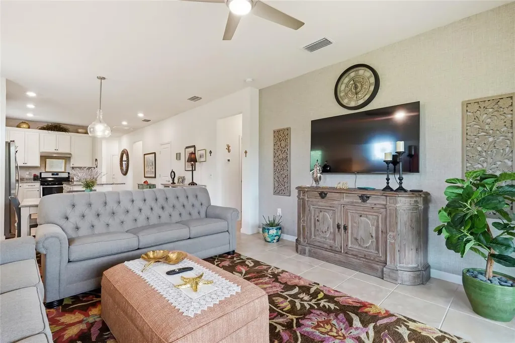 7017 Hanover Court Bradenton FL 34202