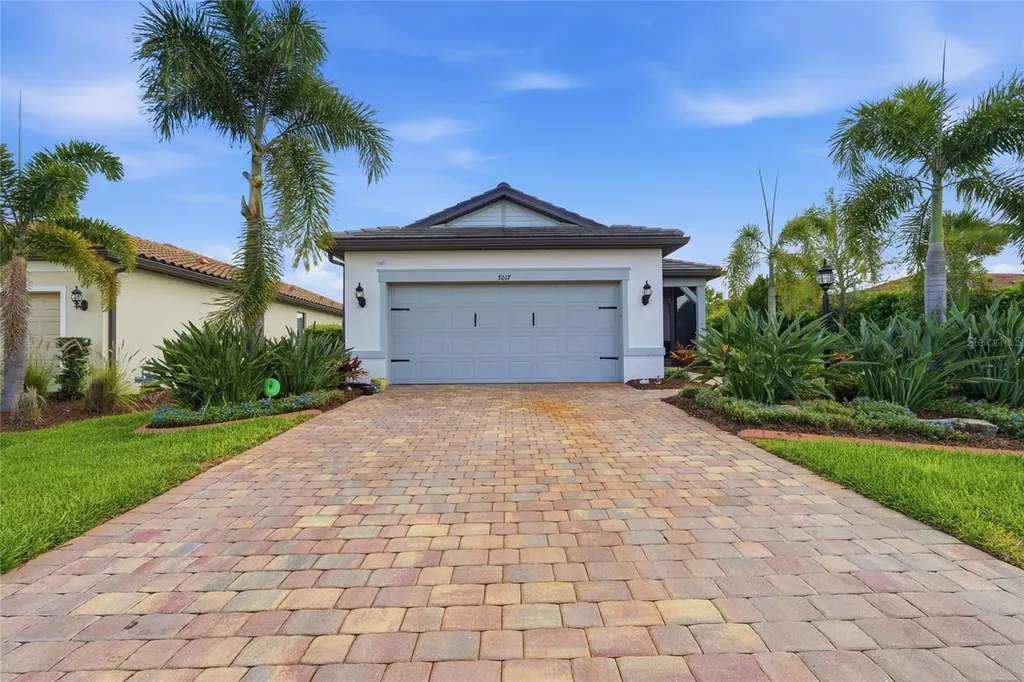 7017 Hanover Court Bradenton FL 34202