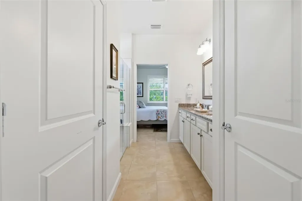 7017 Hanover Court Bradenton FL 34202