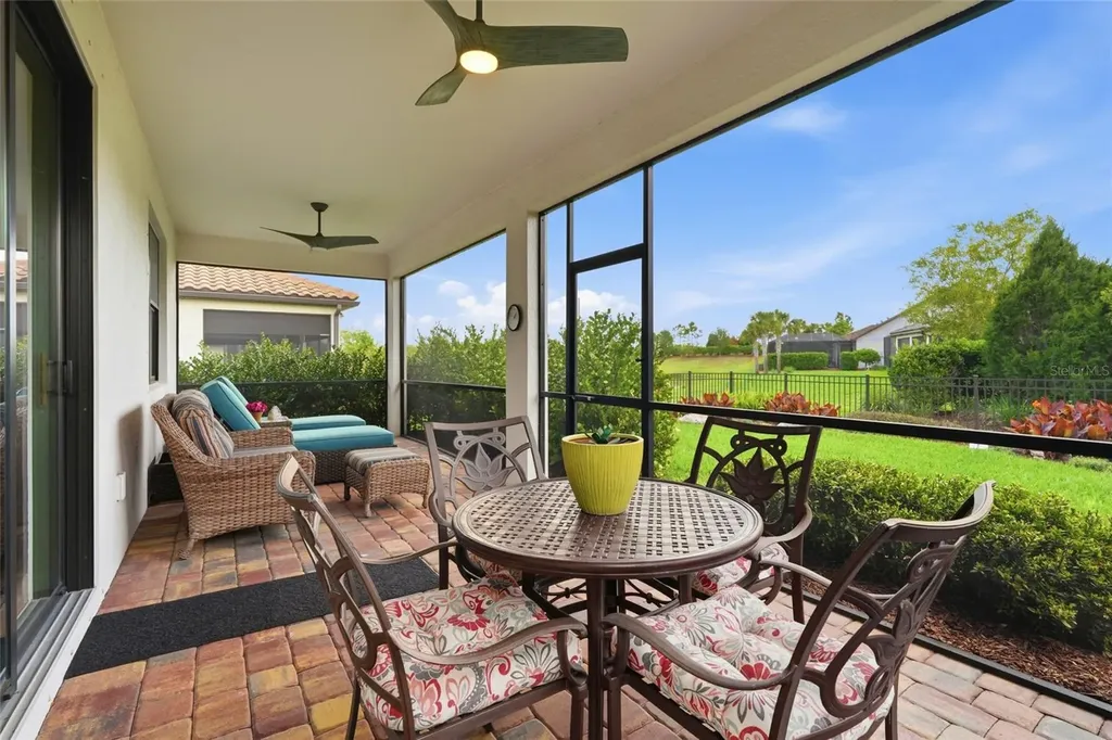 7017 Hanover Court Bradenton FL 34202