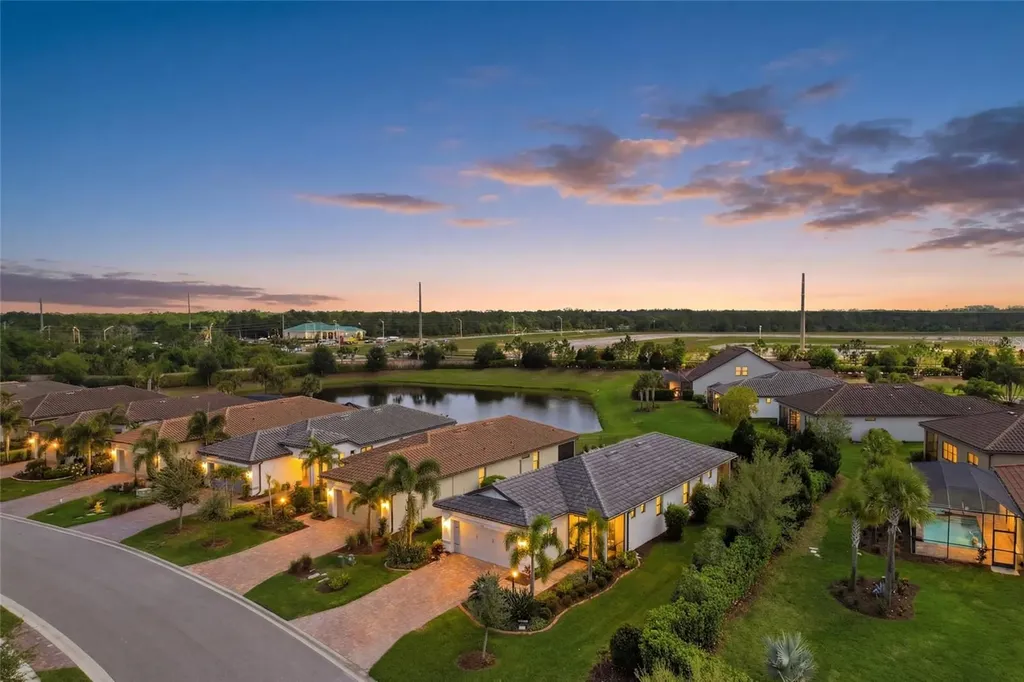 7017 Hanover Court Bradenton FL 34202