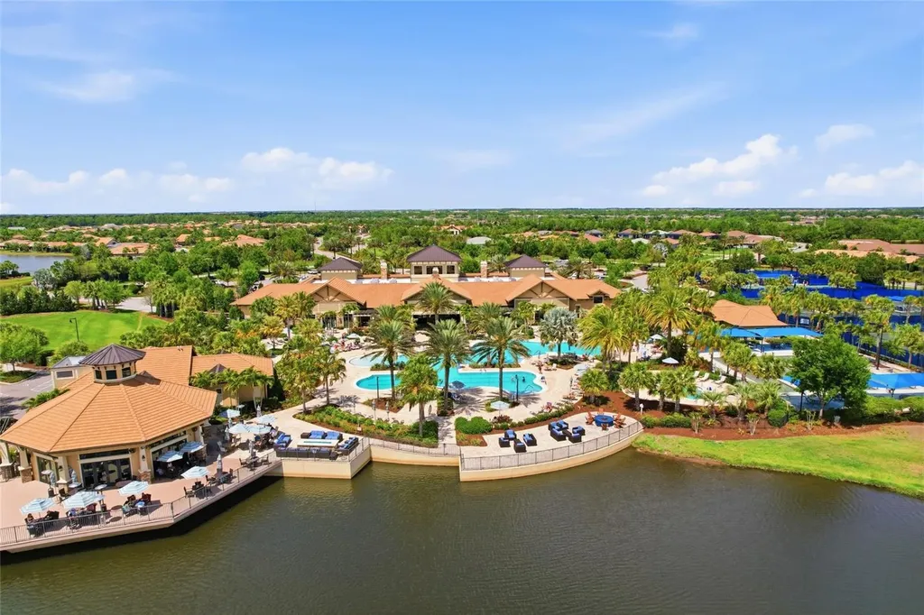 7017 Hanover Court Bradenton FL 34202